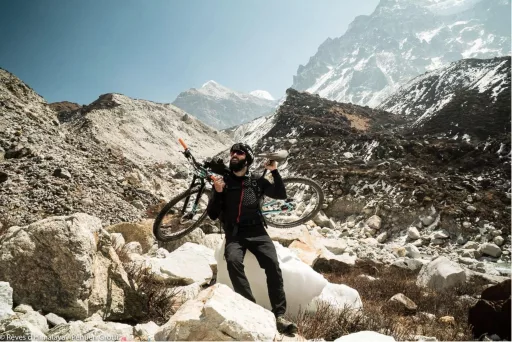 steven le hyaric dans l'Himalaya